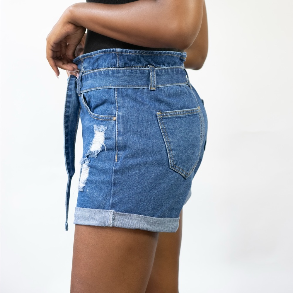 DISTRESSED DENIM PAPERBAG SHORTS - Picture 2 of 4